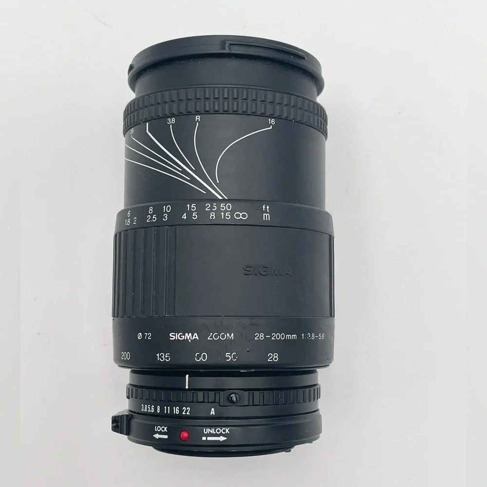 Sigma Zoom Lens for Canon 28mm- 200mm 1:3.5 -5.6 No. 1079404